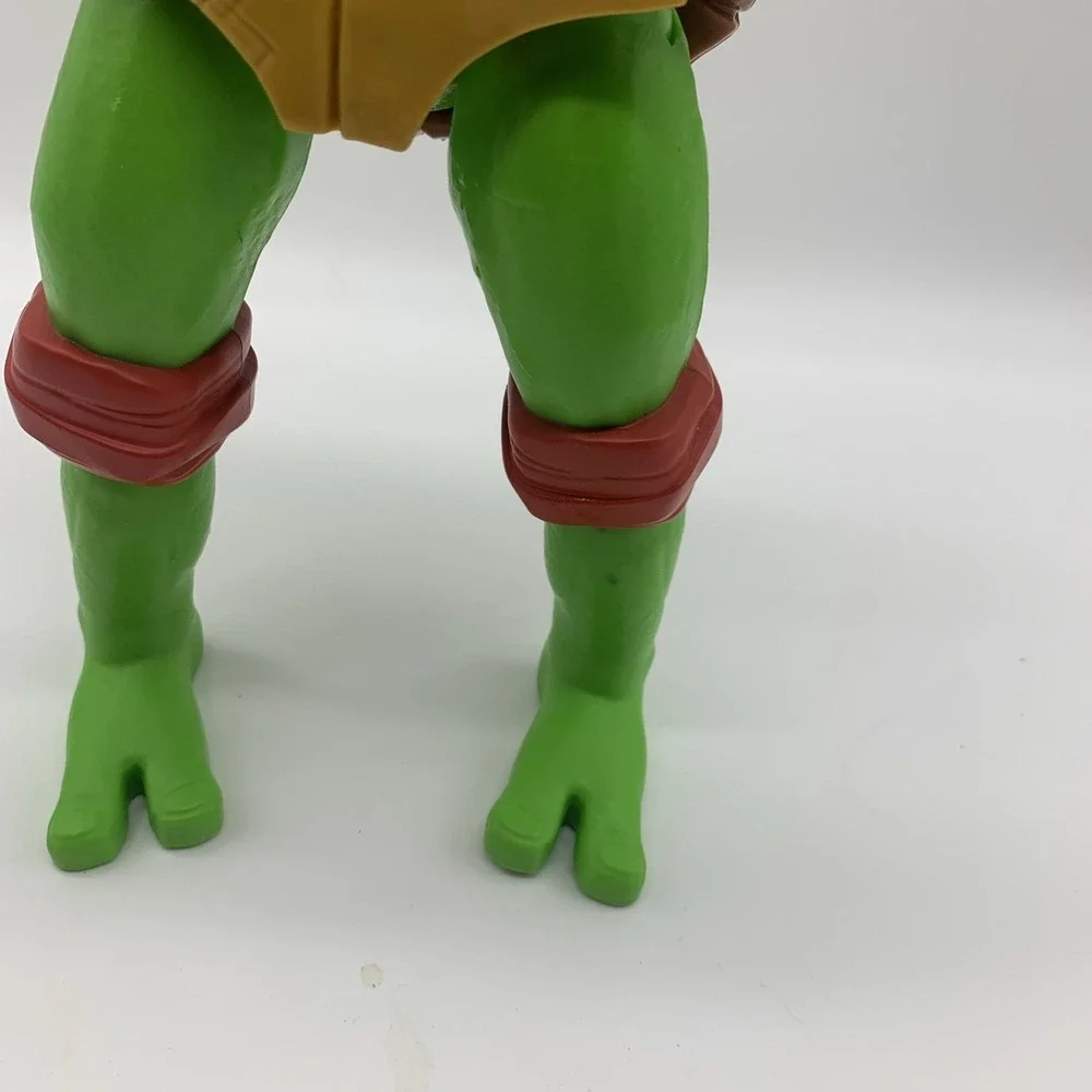 Teenage Mutant Ninja Turtles Raphael Collectible Figure Red Mask 'R' Belt